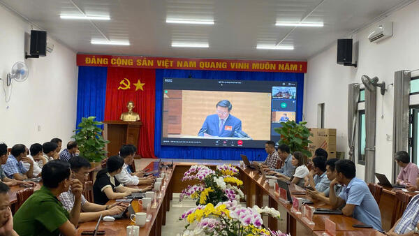 MÔ RAI NGHIÊM TÚC HỌC TẬP, QUÁN TRIỆT NGHỊ QUYẾT, CHỈ THỊ CỦA BỘ CHÍNH TRỊ