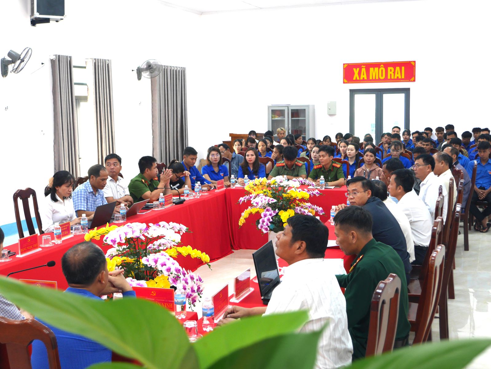 MÔ RAI TỔ CHỨC HỘI NGHỊ TIẾP XÚC, ĐỐI THOẠI GIỮA NGƯỜI ĐỨNG ĐẦU CẤP ỦY ...